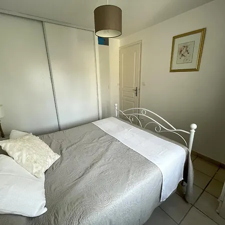 Pres - Fr-1-309-5 Apartment *