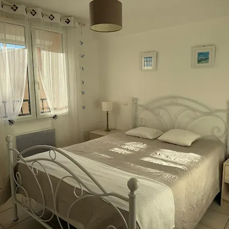 Pres - Fr-1-309-5 Apartment *