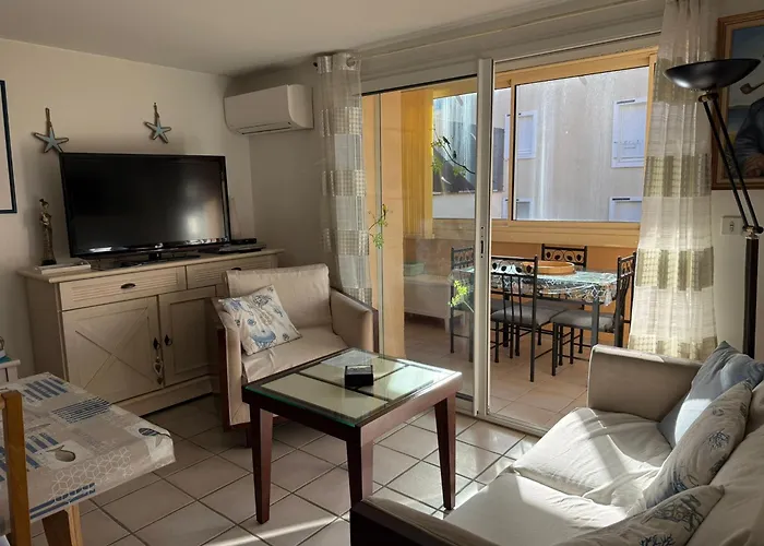 Pres - Fr-1-309-5 Banyuls-sur-Mer